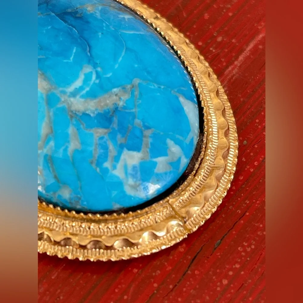 Vintage blue‎ veined cabochon pendant set in gold tone rhodium-gift for her